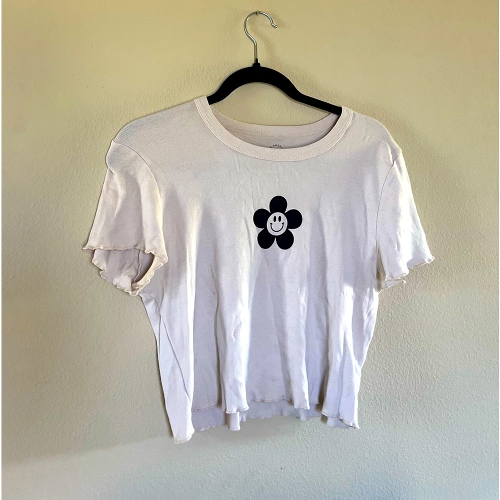 great condition small cropped tee
